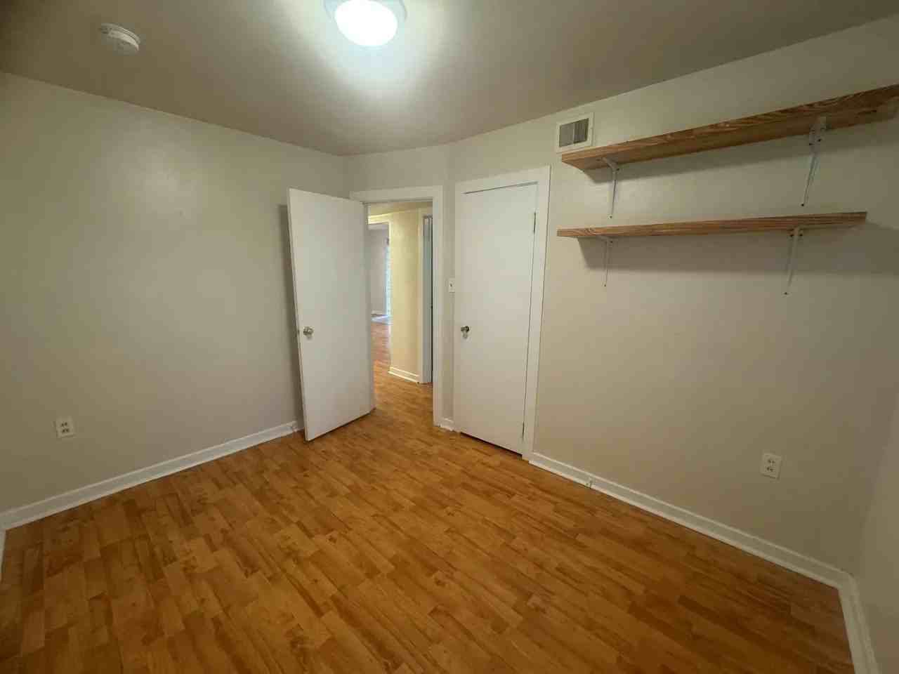 817 S Henderson St - Photo 7 of 50