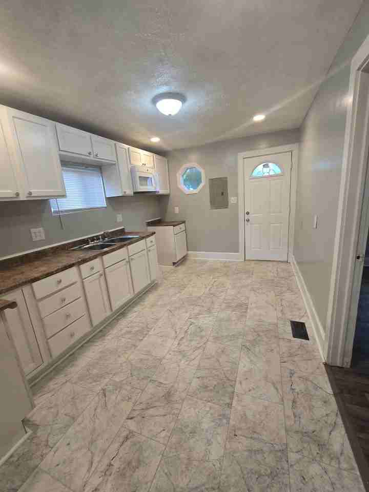1314 W 26th St