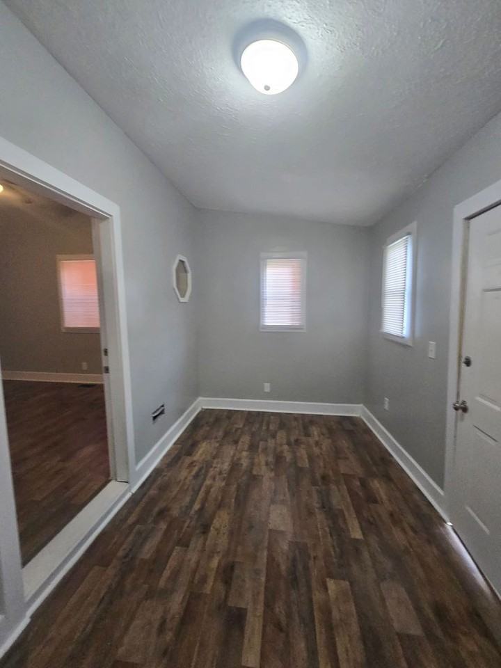 1314 W 26th St - Photo 2 of 8