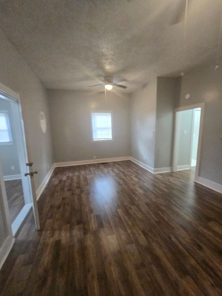 1314 W 26th St - Photo 3 of 8