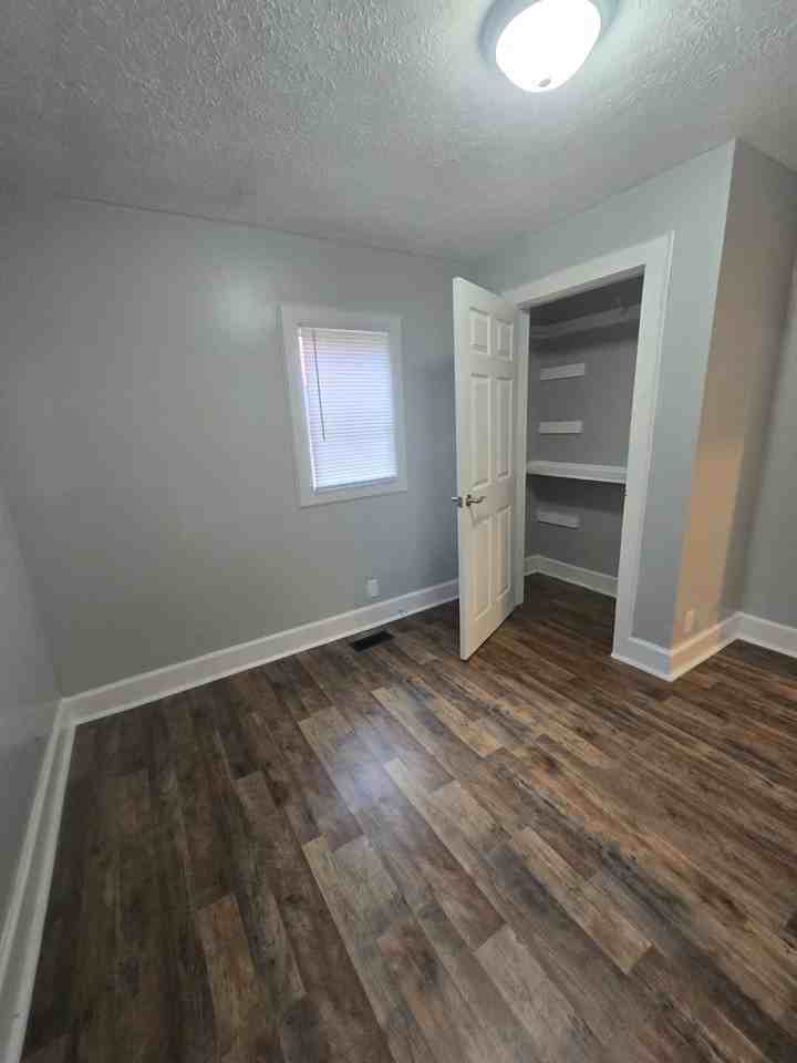 1314 W 26th St - Photo 7 of 8