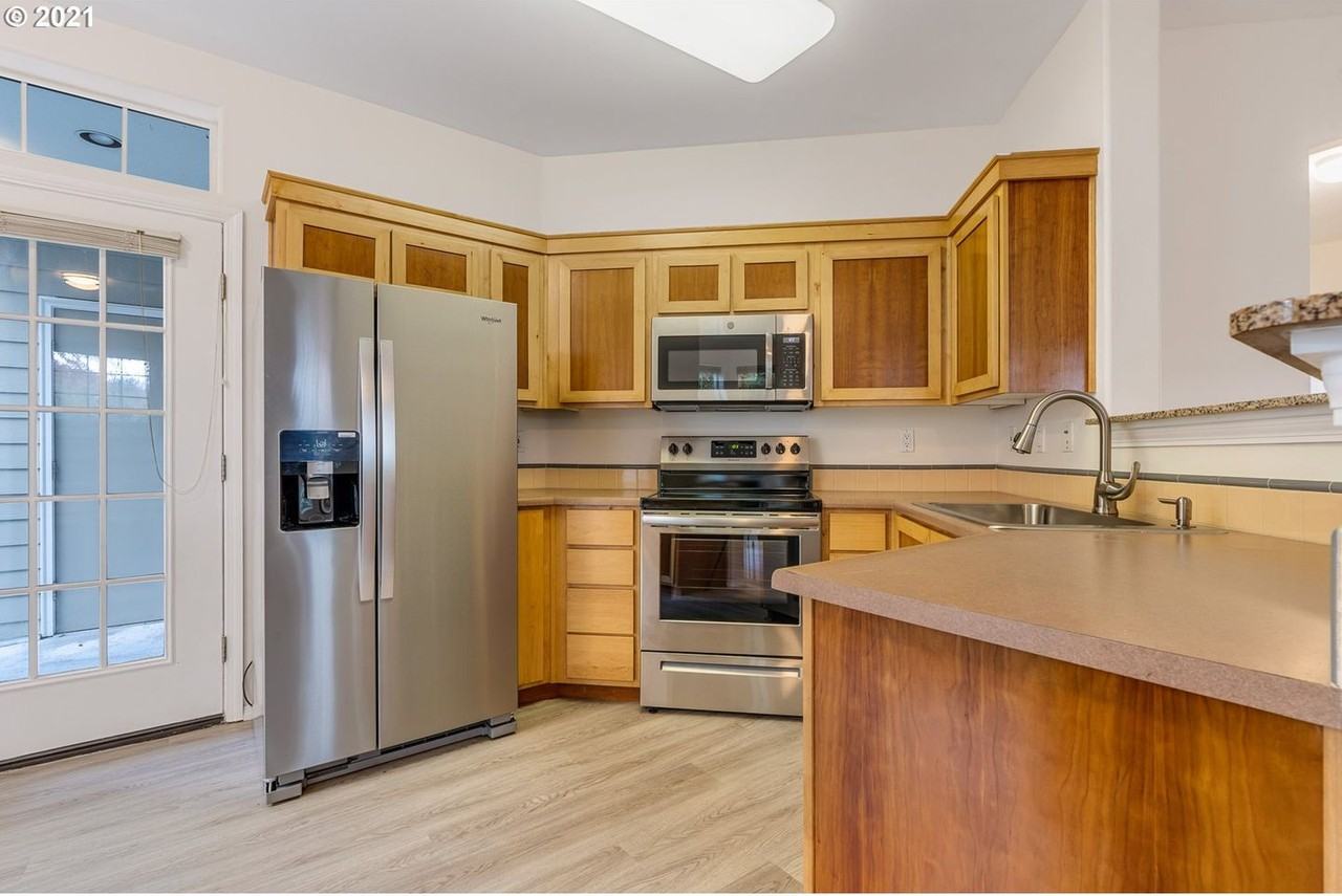 1280 Ne 63rd Way - Photo 3 of 21