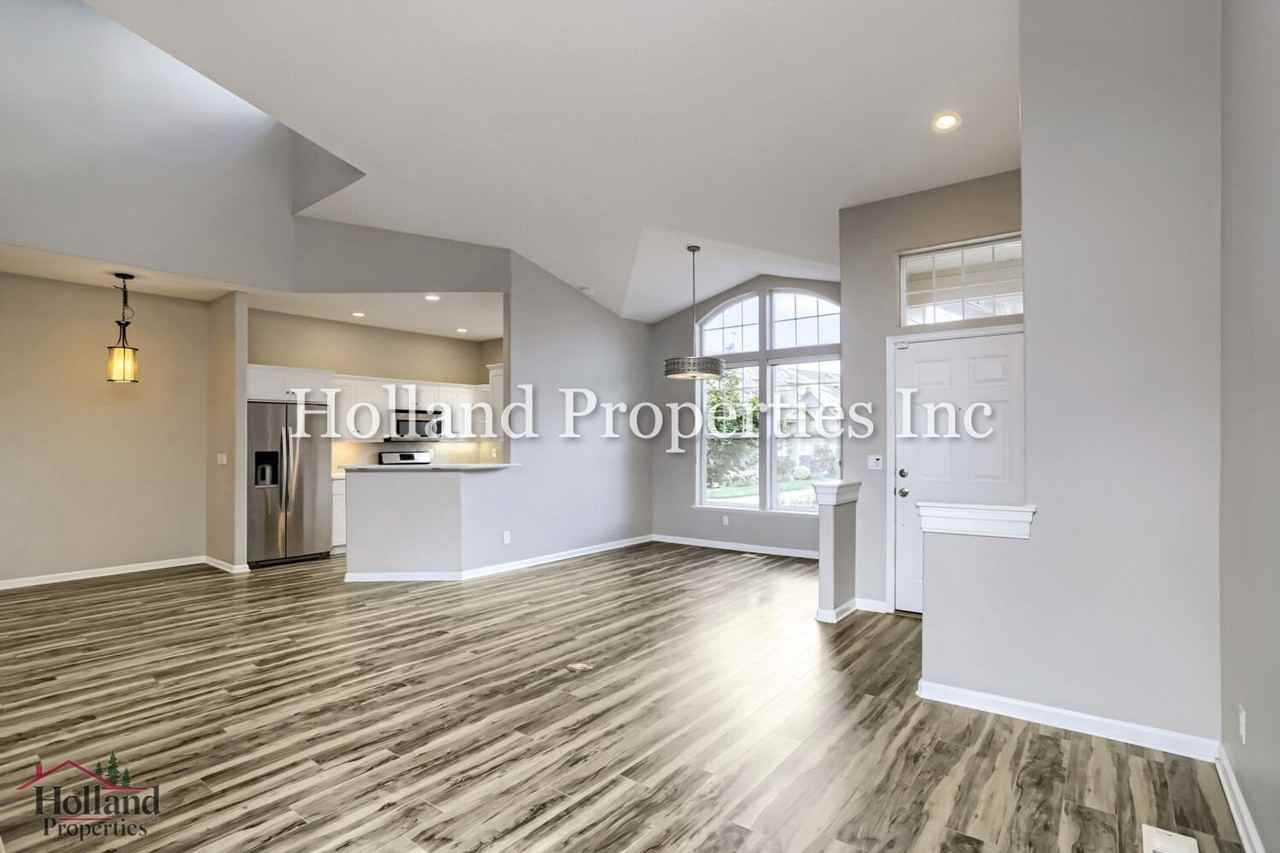 4914 Nw Huserik Dr - Photo 6 of 29