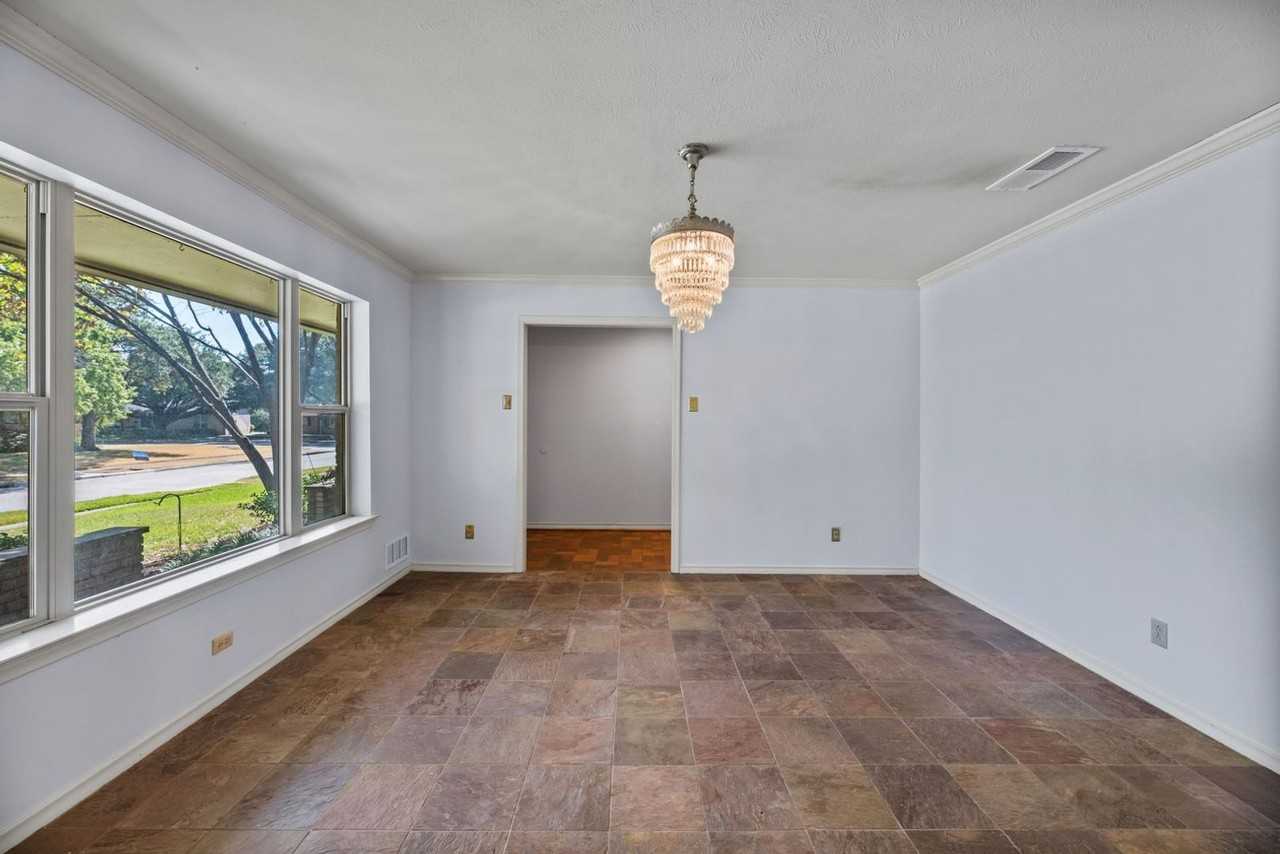 6342 Annapolis Ln - Photo 3 of 36