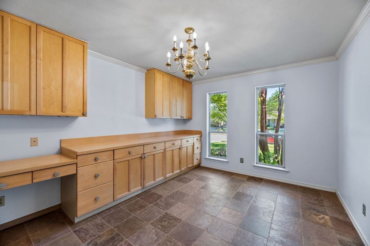 6342 Annapolis Ln - Photo 5 of 36