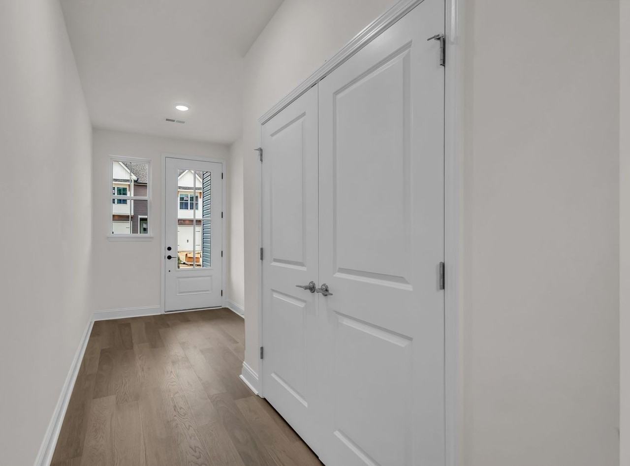 1718 Lateglow Way - Photo 6 of 39