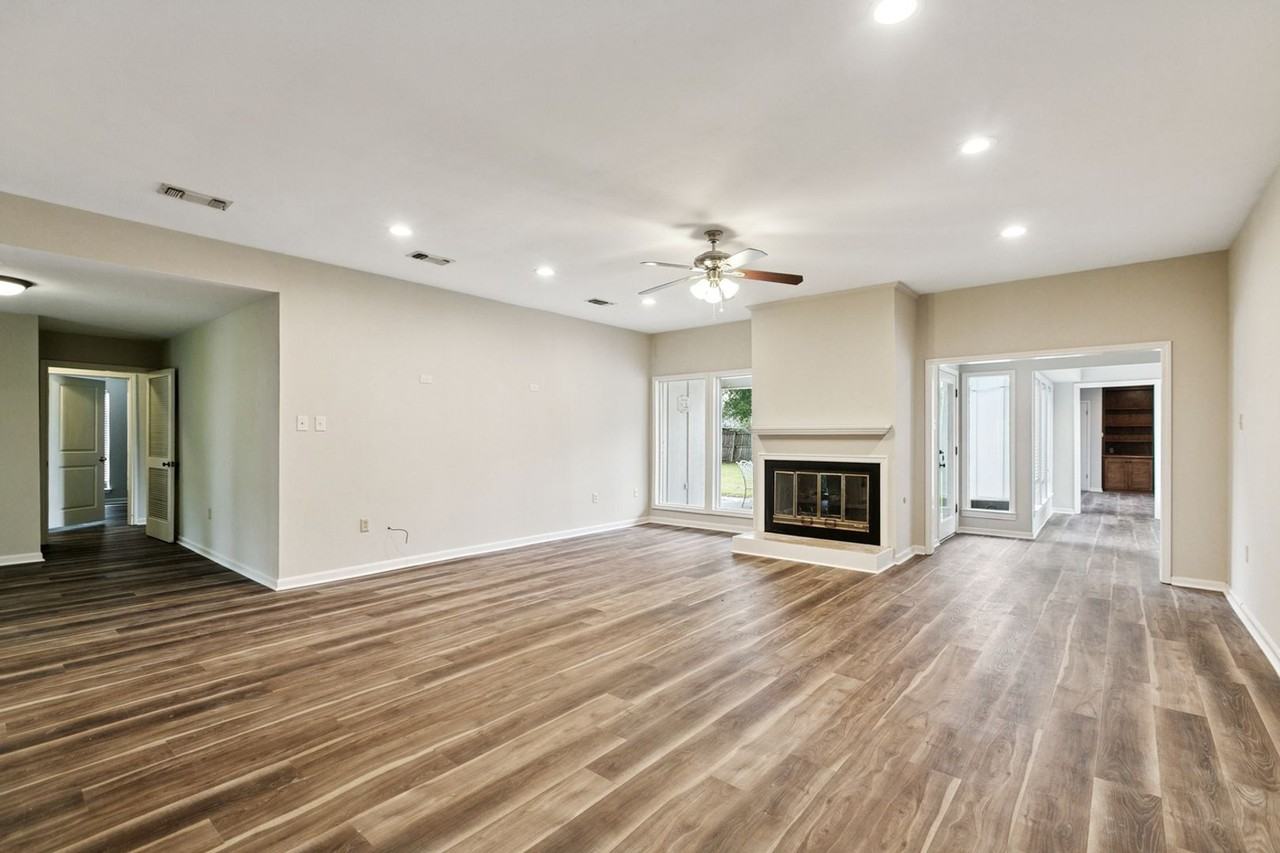 12037 Oak Haven Ave - Photo 5 of 27