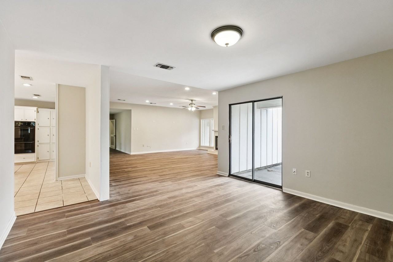 12037 Oak Haven Ave - Photo 6 of 27