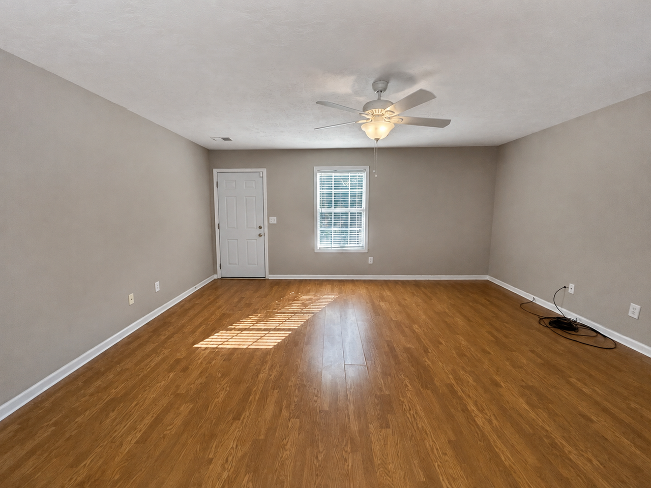 318 Castle Ridge Dr - Photo 2 of 25