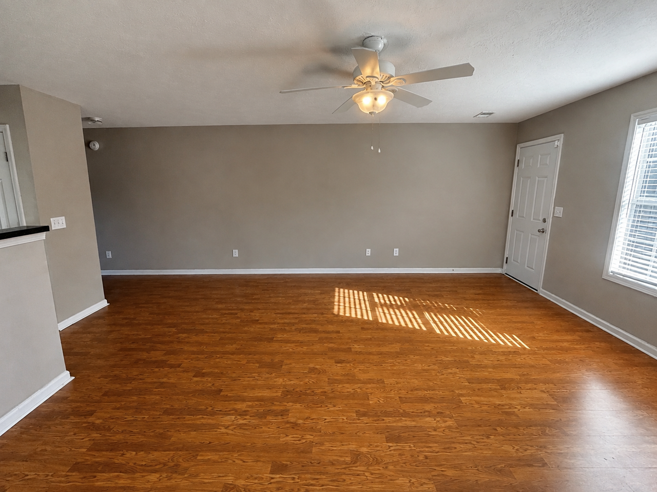 318 Castle Ridge Dr - Photo 3 of 25