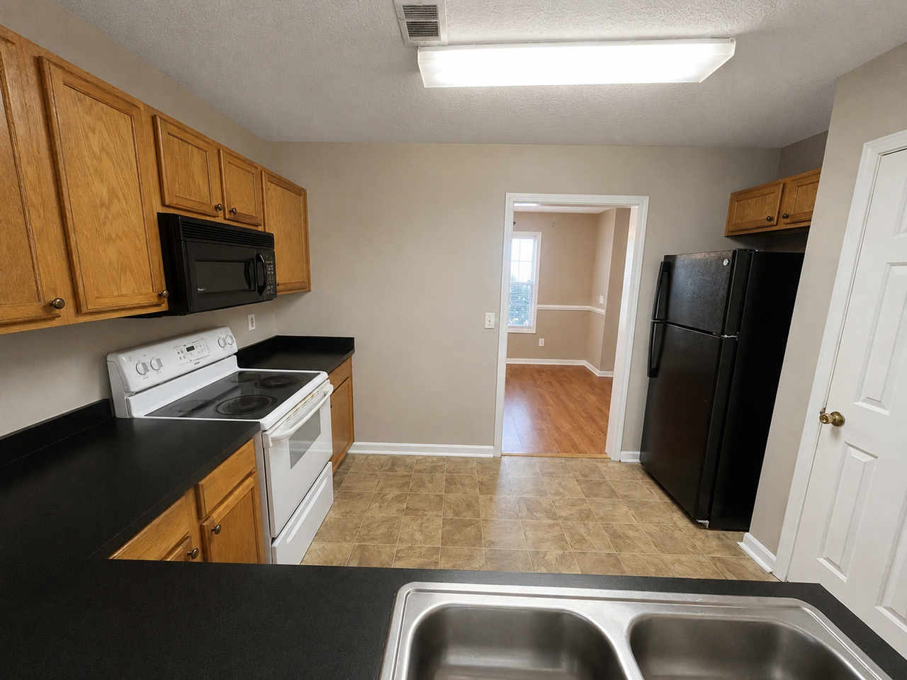 318 Castle Ridge Dr - Photo 5 of 25