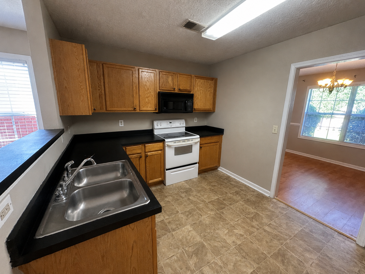 318 Castle Ridge Dr - Photo 6 of 25