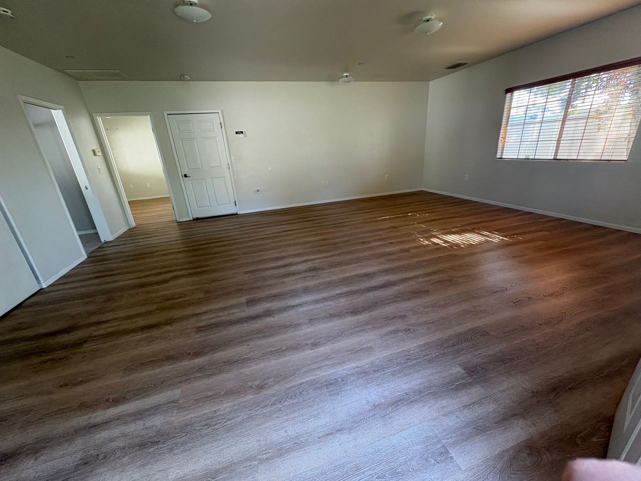 810 Campus Ave #2 - Photo 3 of 11
