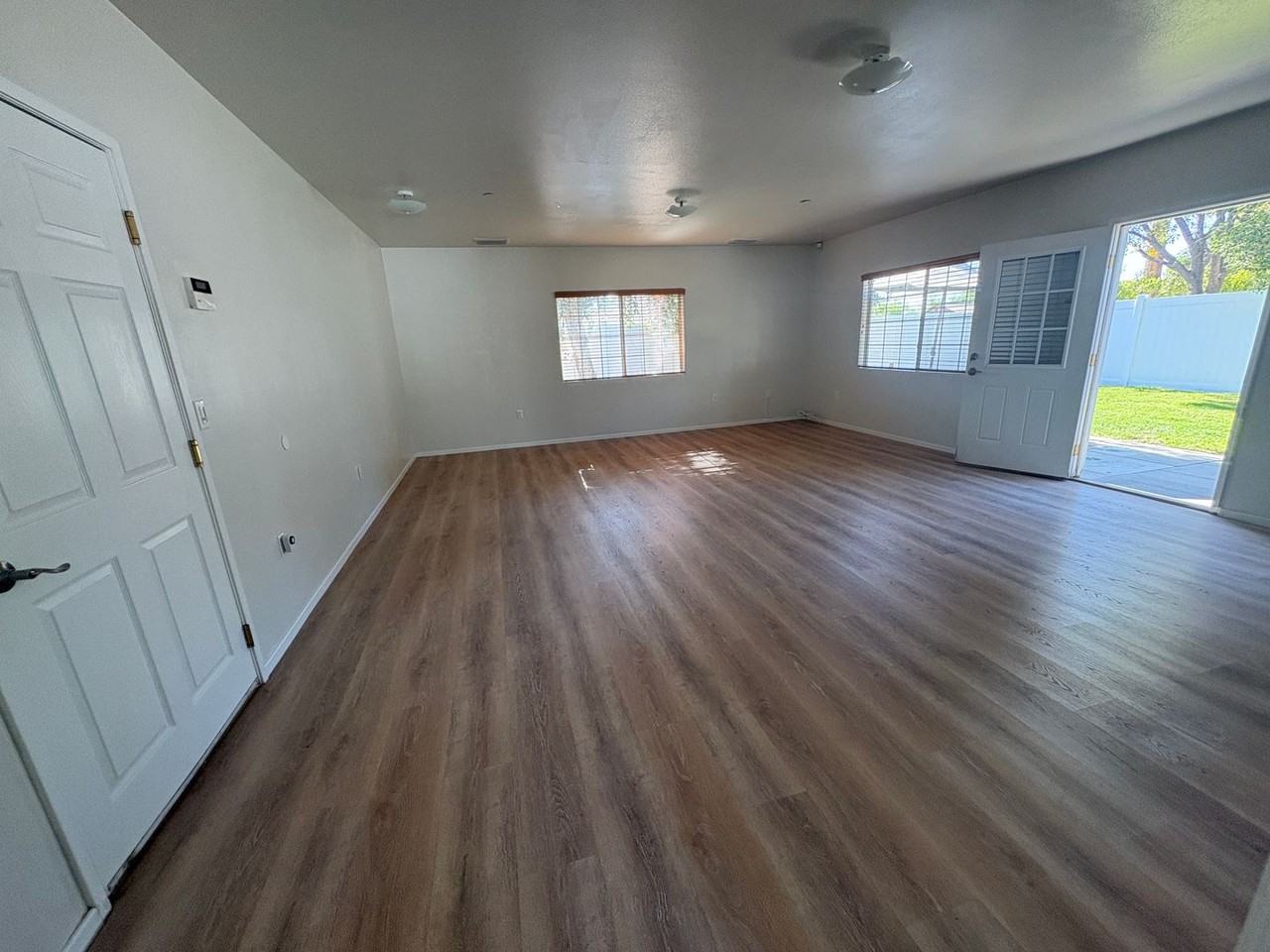 810 Campus Ave #2 - Photo 4 of 11