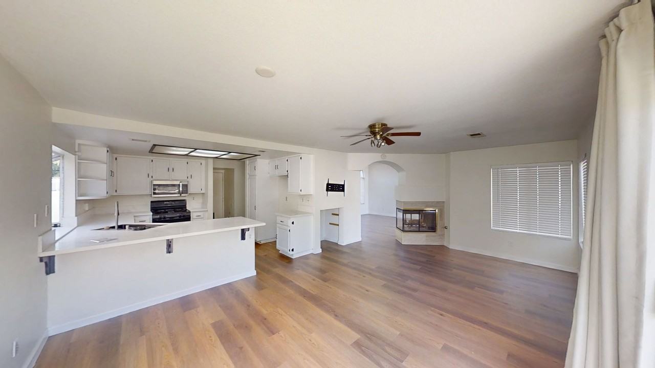 34907 Summerwood Dr - Photo 4 of 14