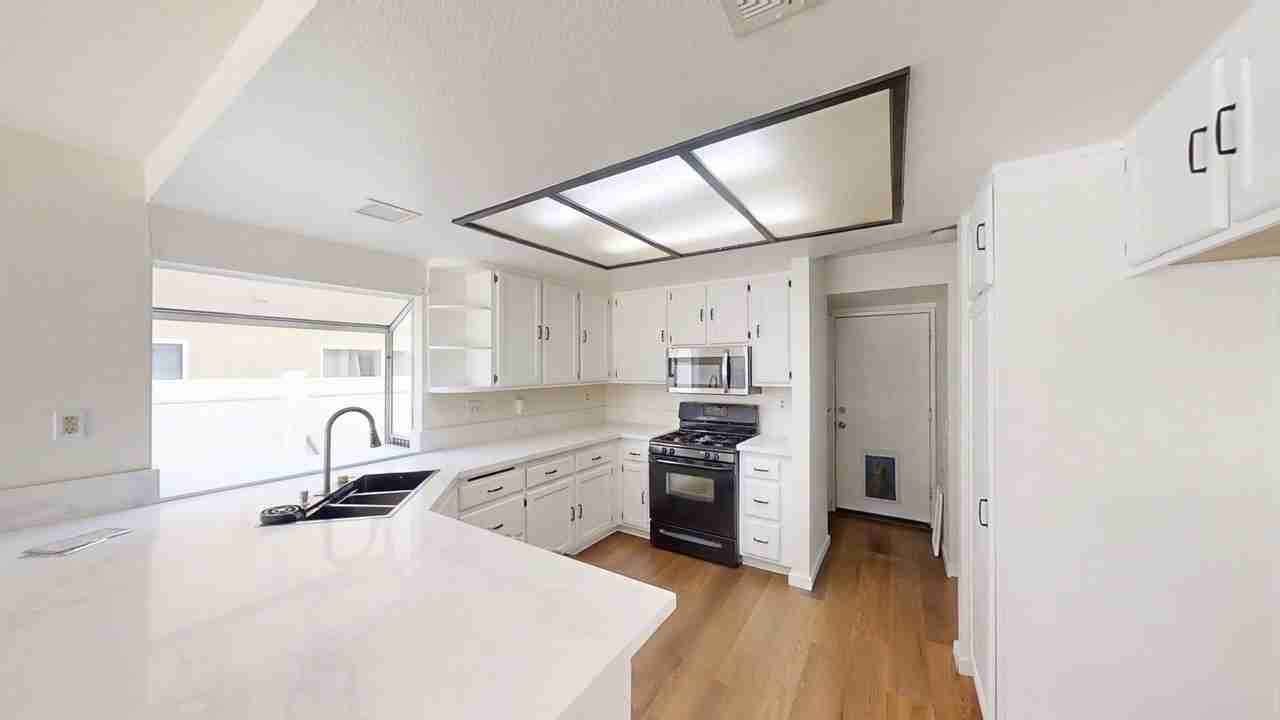 34907 Summerwood Dr - Photo 5 of 14