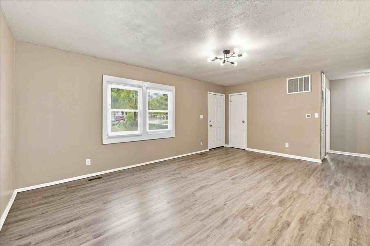 3743 Breen Dr - Photo 4 of 13