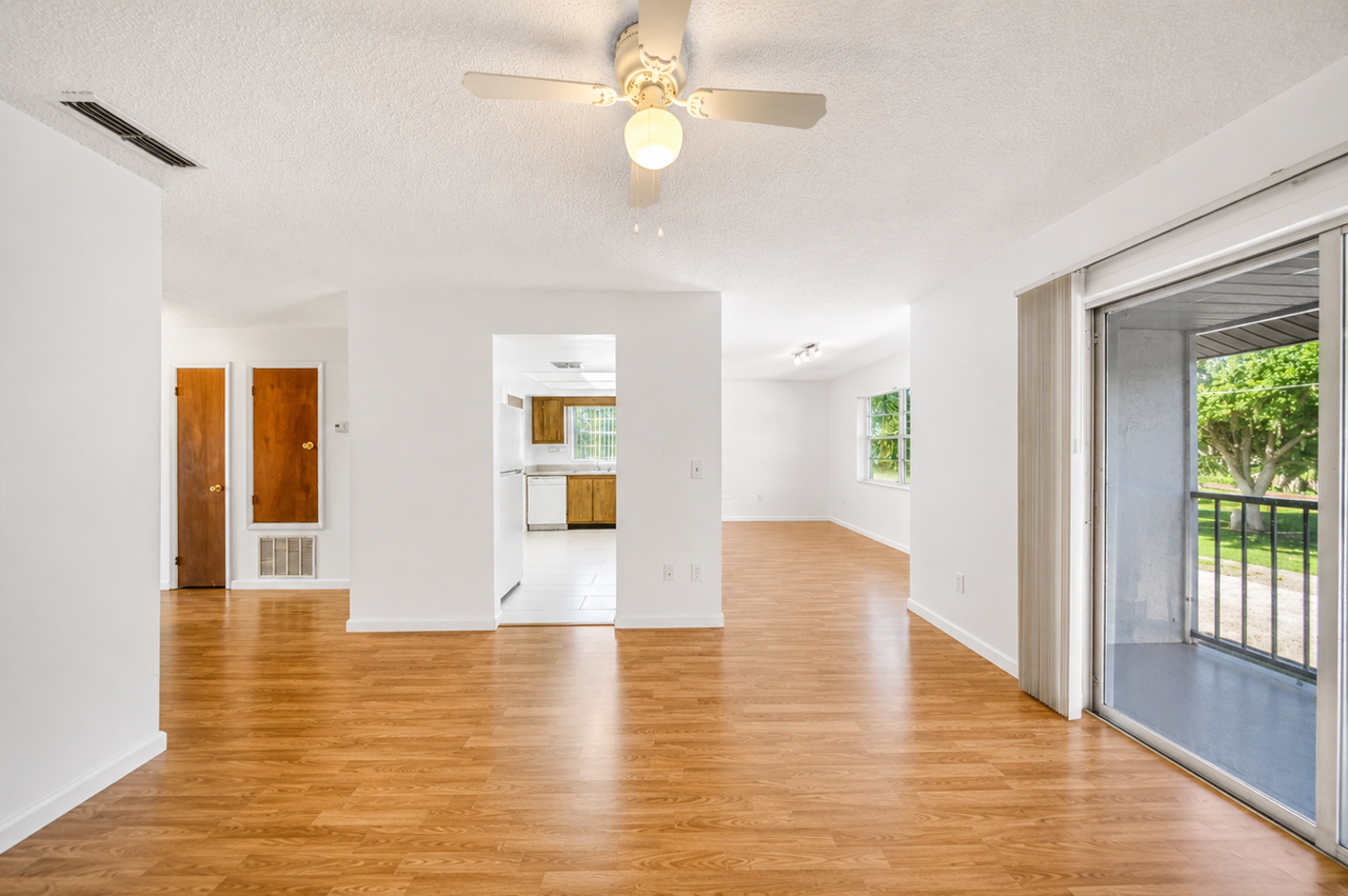 428 Banana Cay Dr #E - Photo 6 of 33