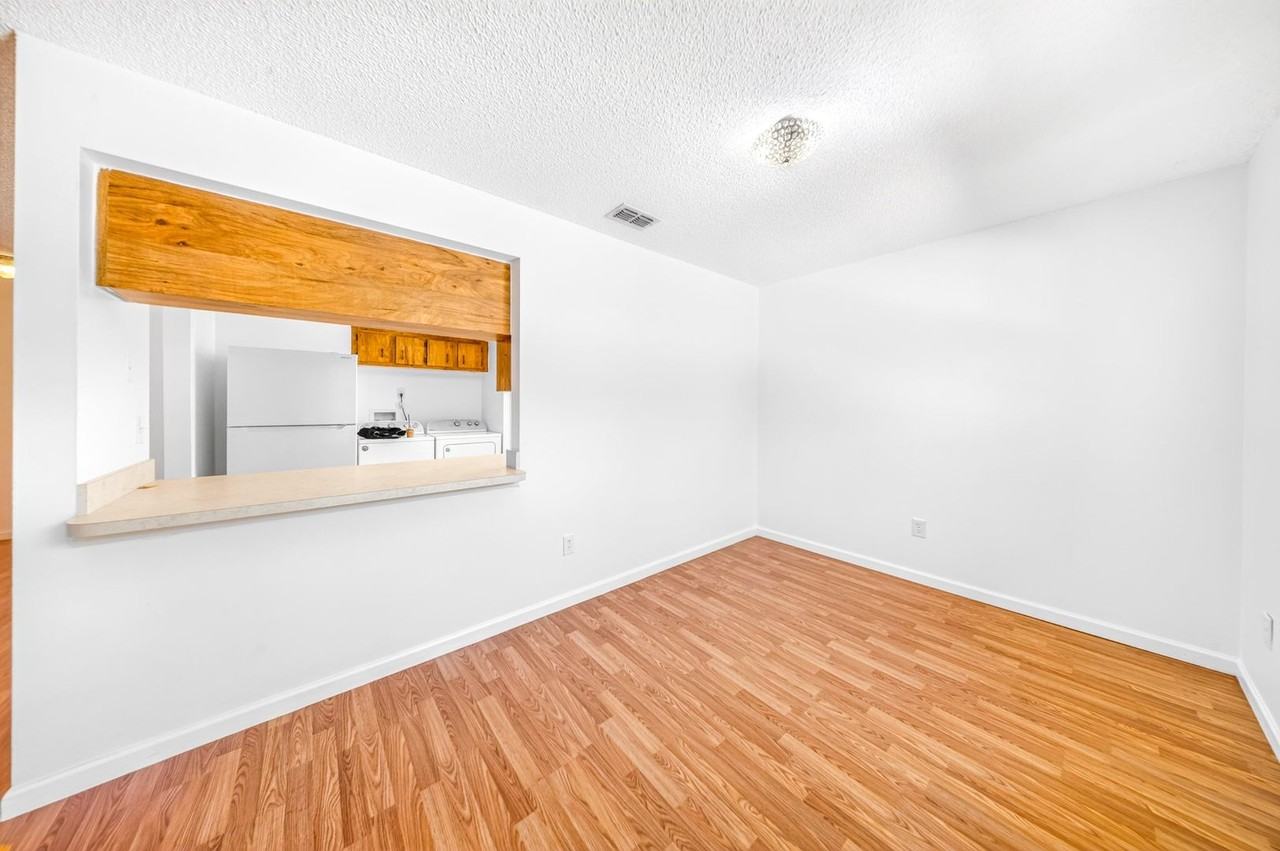 428 Banana Cay Dr #E - Photo 7 of 33