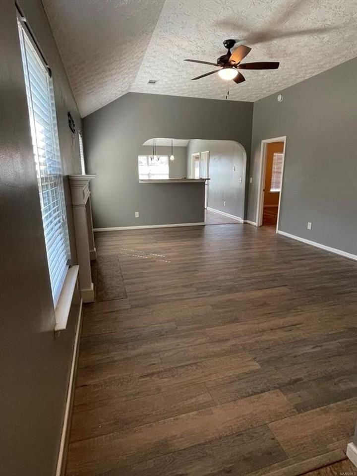 1667 Buena Vista Blvd - Photo 5 of 9