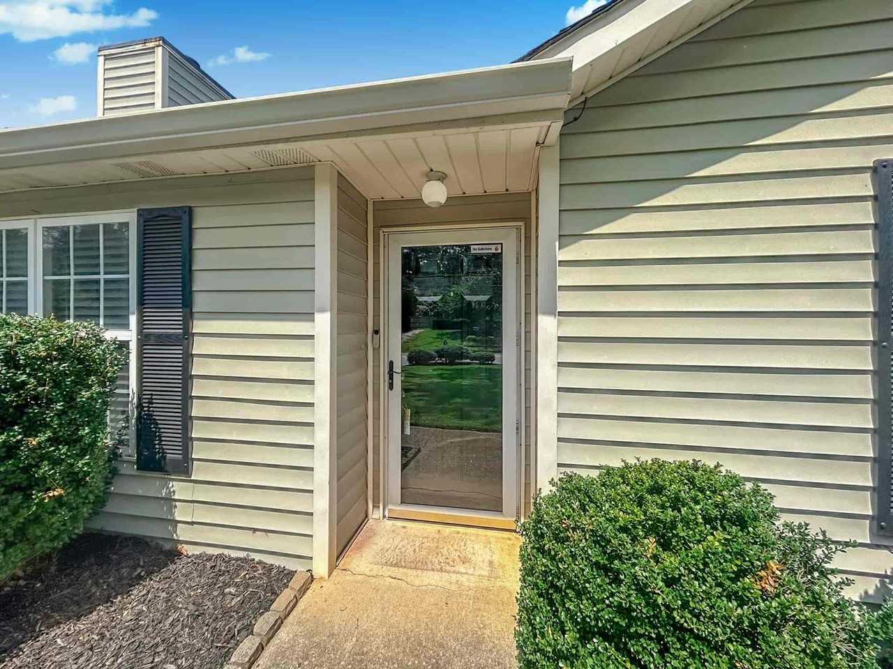 125 Pilgrim Ln - Photo 3 of 32
