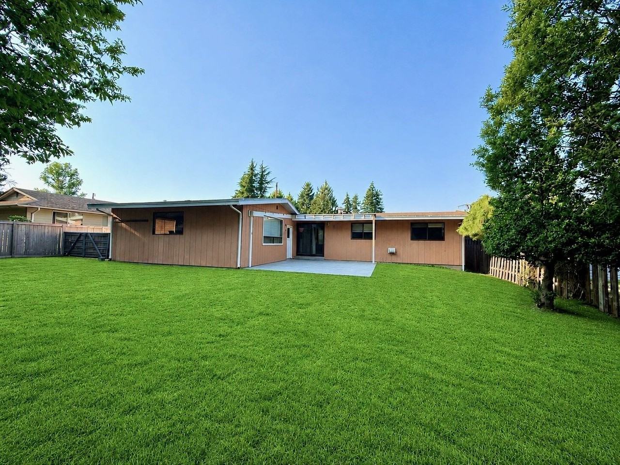 218 108th St Se - Photo 2 of 15