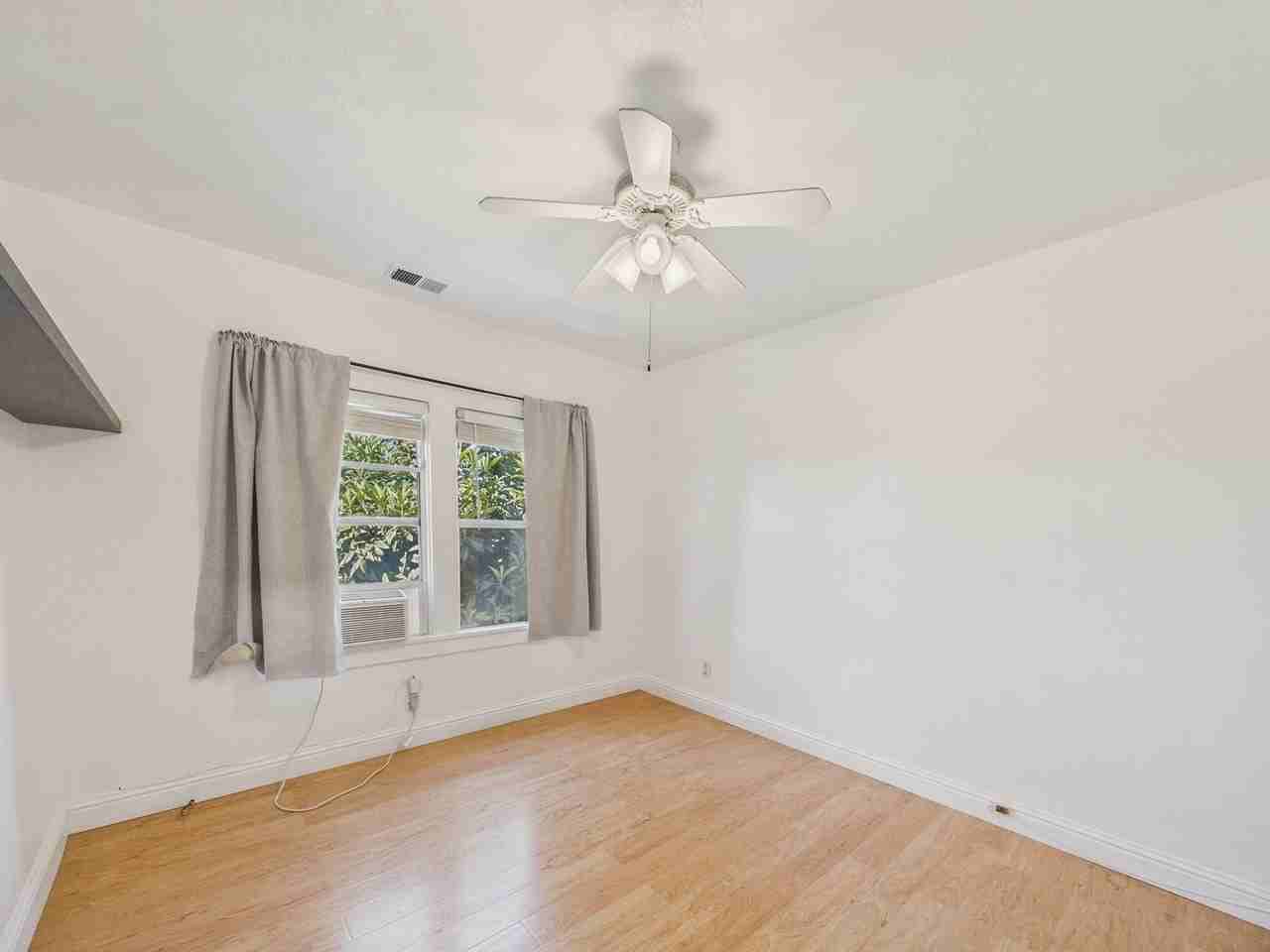 6321 Outlook Ave - Photo 5 of 23