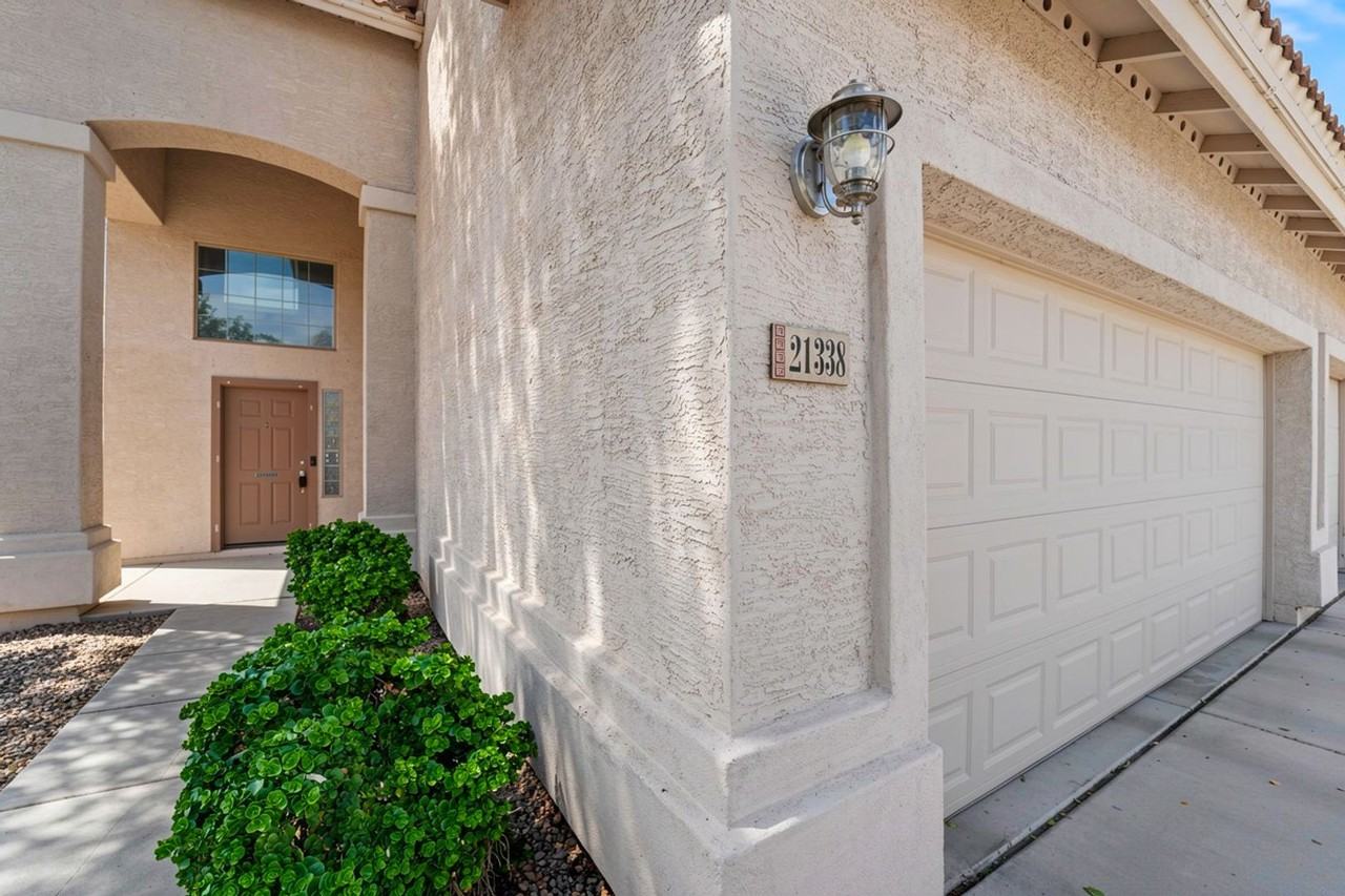 21338 N Cecil Ct - Photo 2 of 43