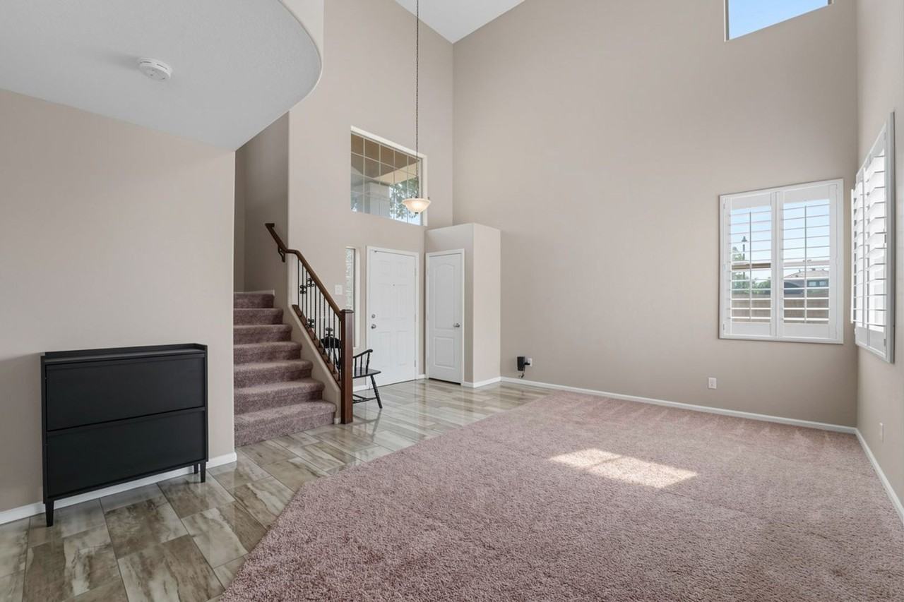 21338 N Cecil Ct - Photo 5 of 43