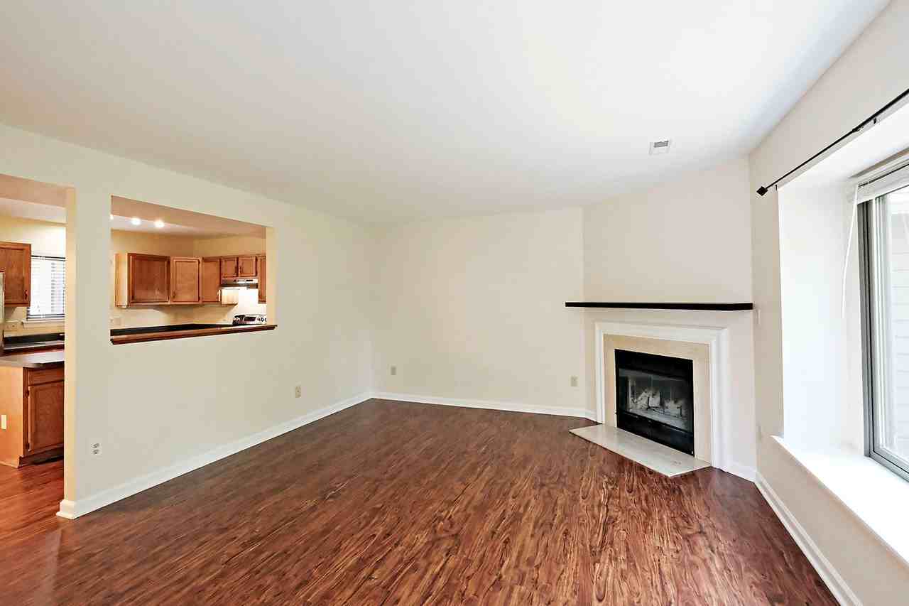 1011 Highlands Dr - Photo 2 of 24