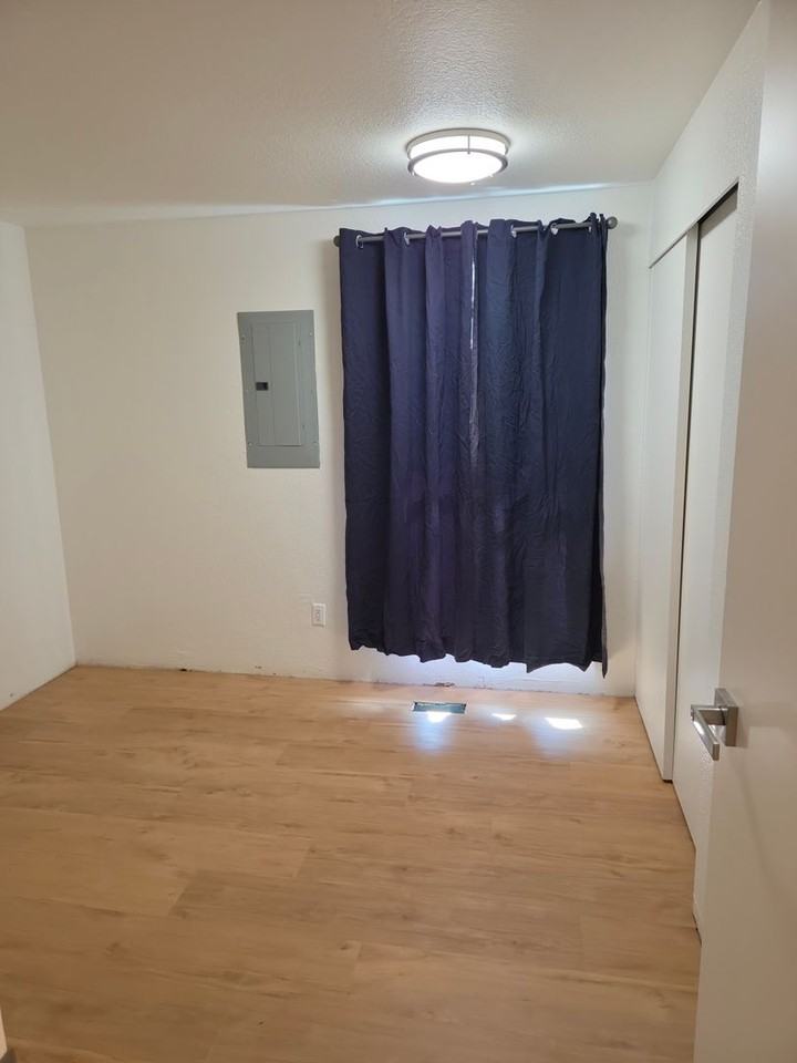 2315 Wilson Ave - Photo 4 of 13