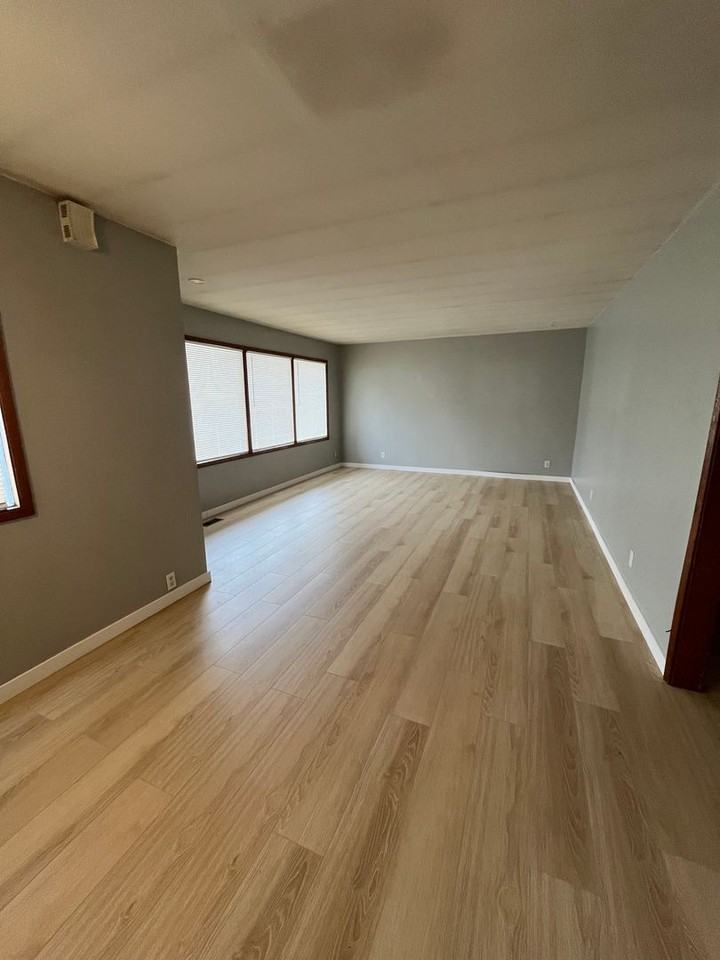 16202 Larch Way - Photo 3 of 4