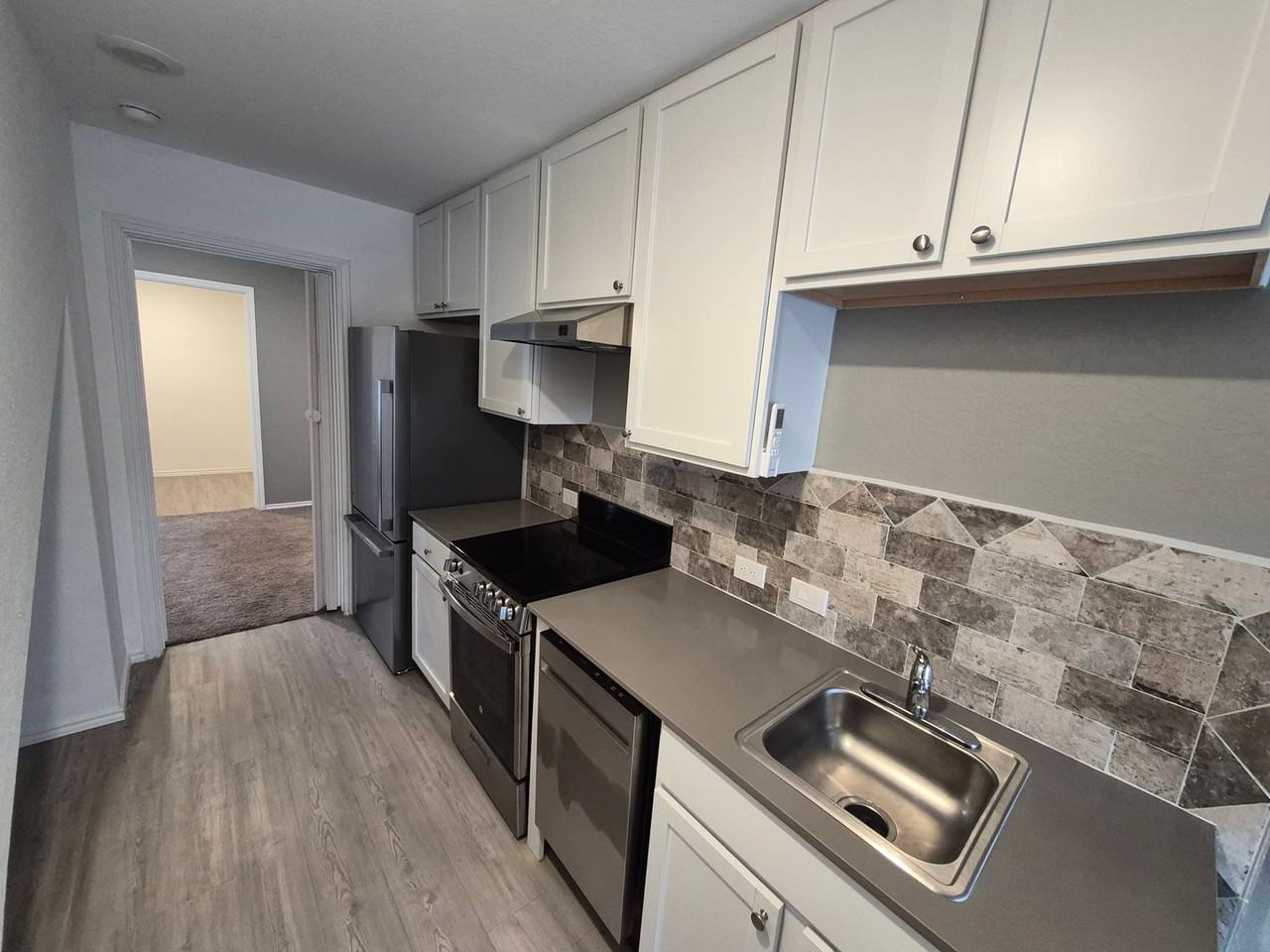 6930 Elm Cv - Photo 4 of 17
