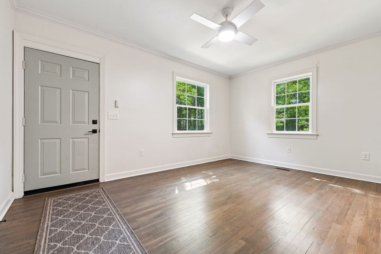 35 Rogerson Dr - Photo 3 of 18