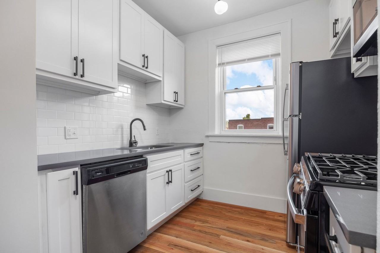 MOSAIC - 729 Westgate - Now Leasing 27/28 - Photo 2 of 13