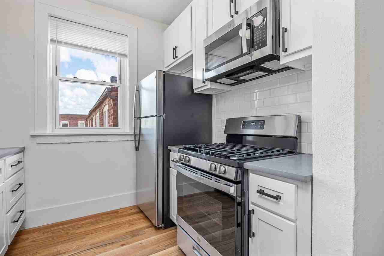 MOSAIC - 729 Westgate - Now Leasing 27/28 - Photo 3 of 13