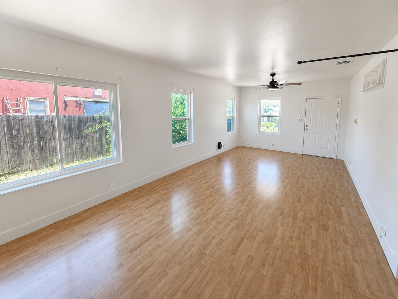 201 N Jefferson St - Photo 2 of 9