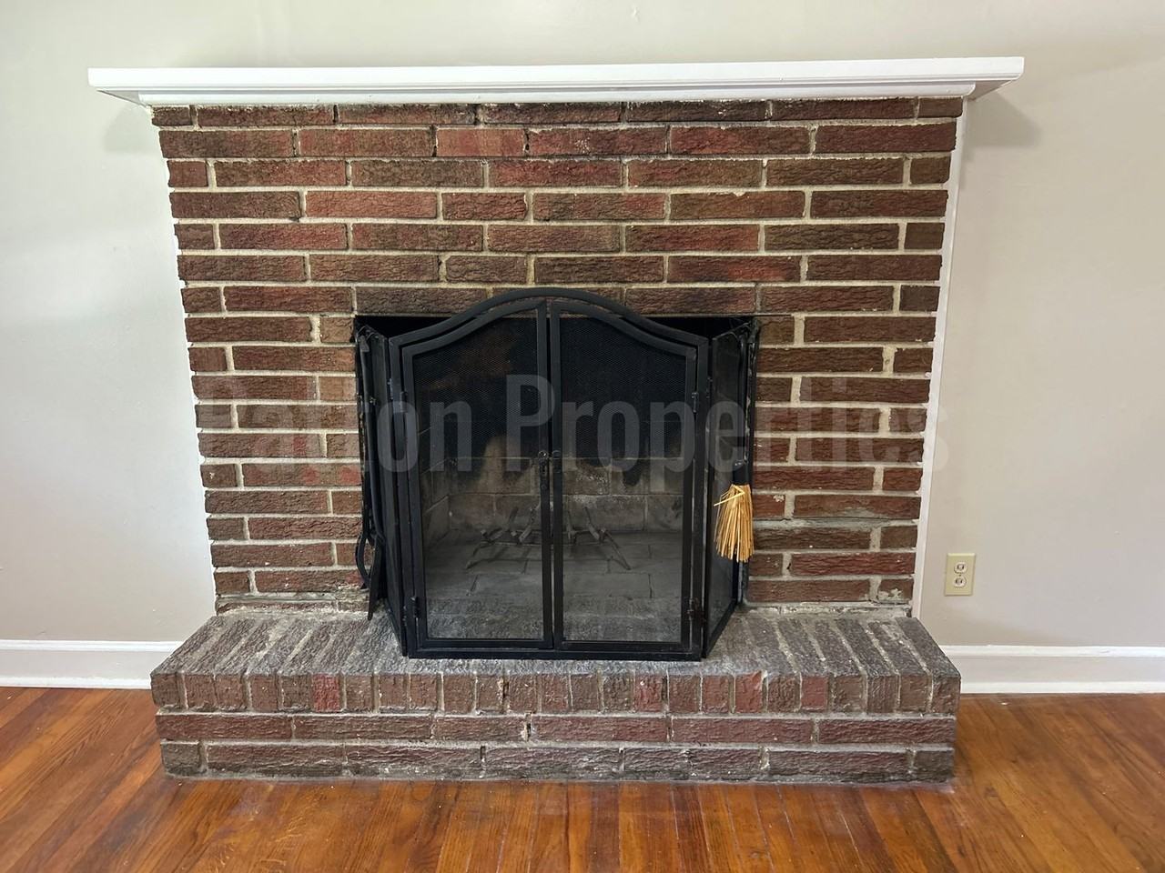 1700 Broadland Ave - Photo 5 of 22