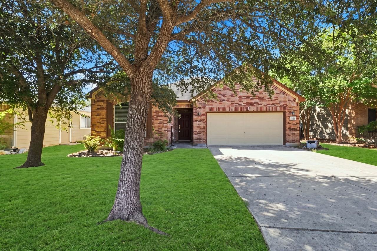 4426 Semora Oak - Photo 2 of 29