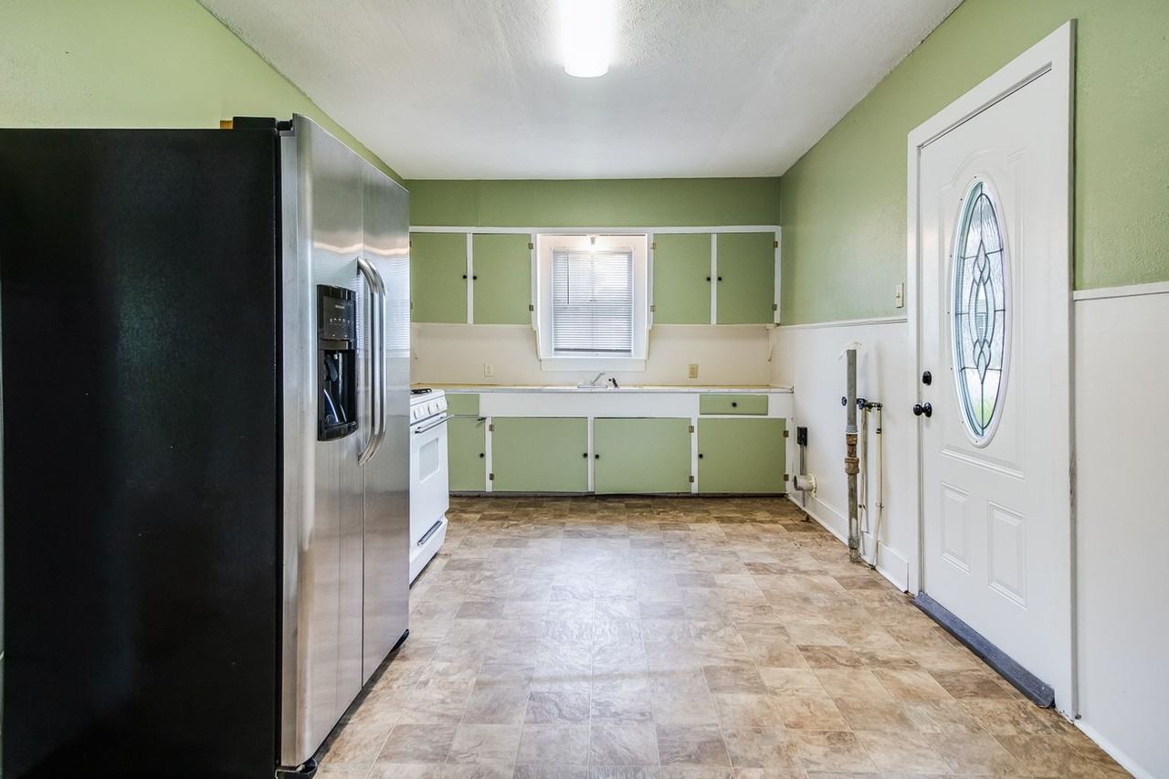 505 E Main St - Photo 6 of 15