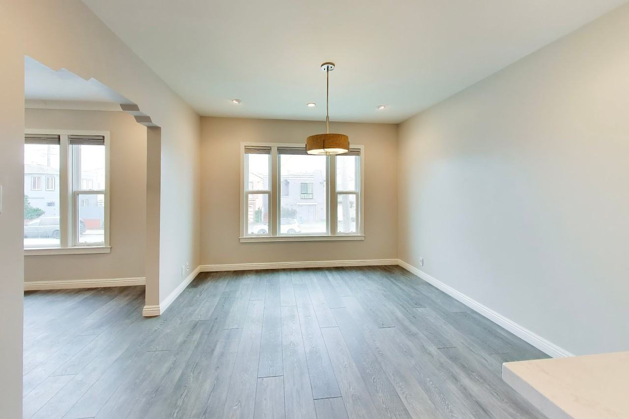 4024 Lawton St - Photo 4 of 46