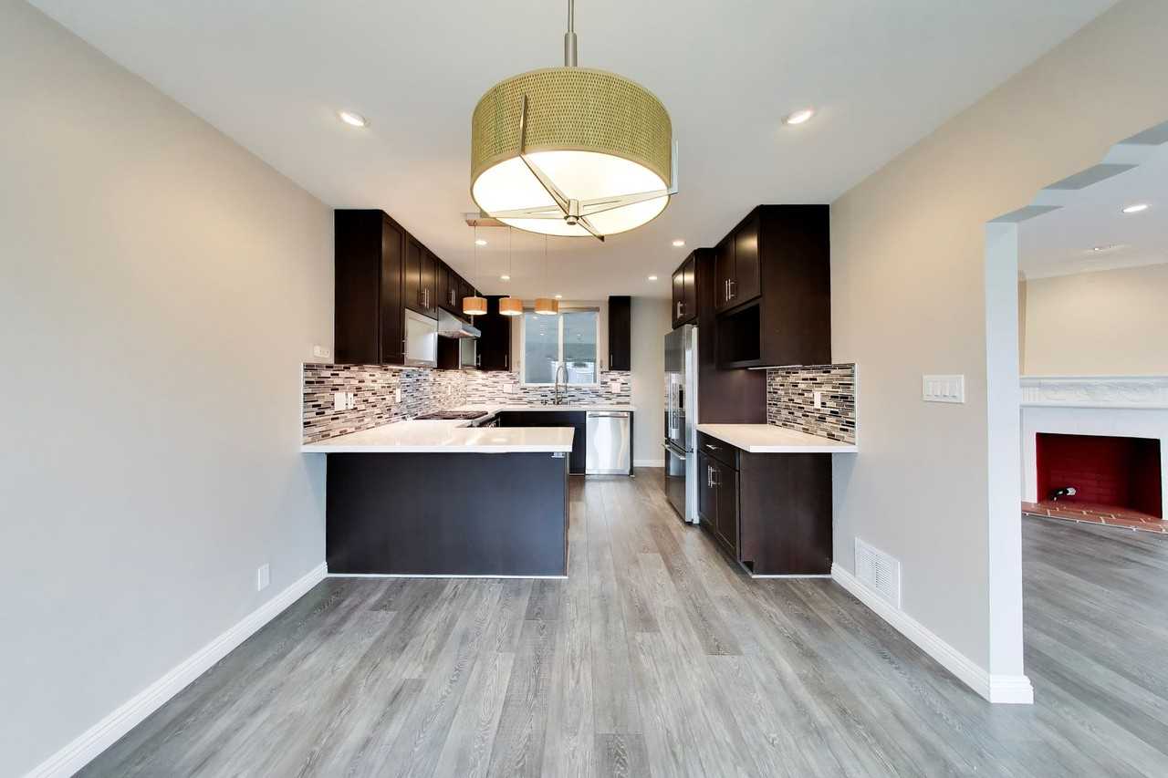4024 Lawton St - Photo 6 of 46
