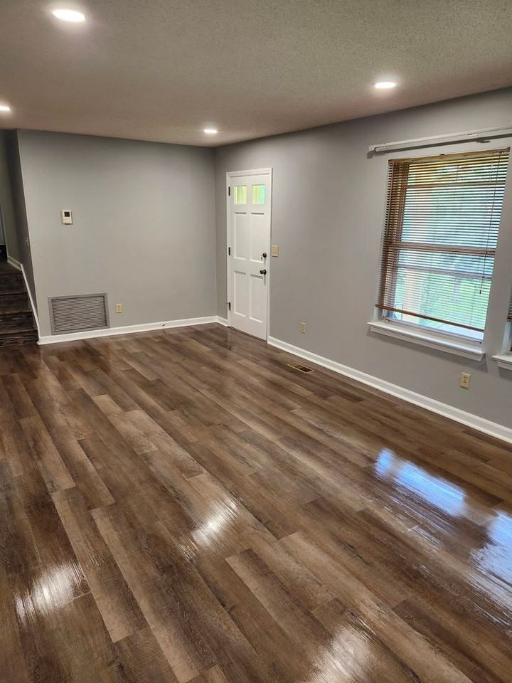 6067 Browntown Rd - Photo 6 of 17