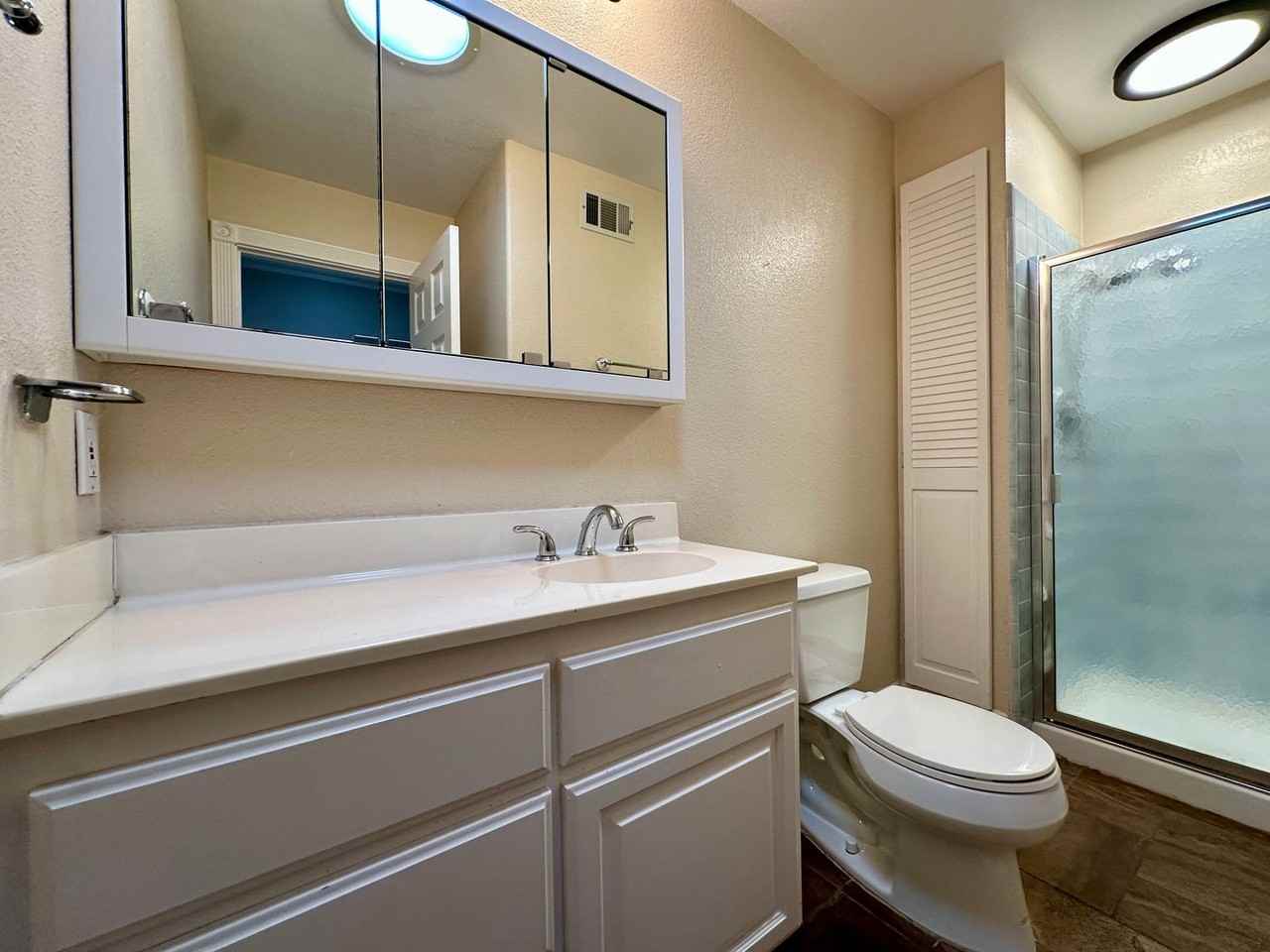 565 Eden Ct - Photo 7 of 12
