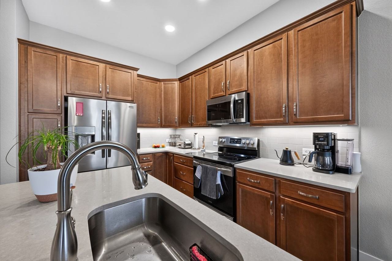 4153 Trapper Lake Dr - Photo 4 of 32