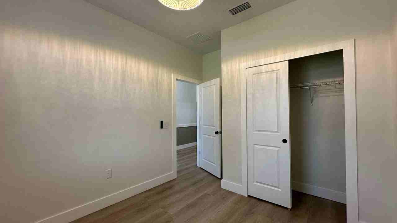 3507 W Jefferson St - Photo 4 of 37