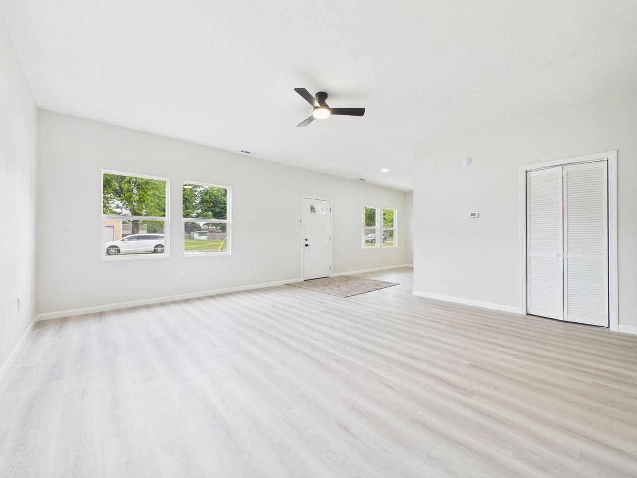 204 S Woodworth Ave - Photo 7 of 35