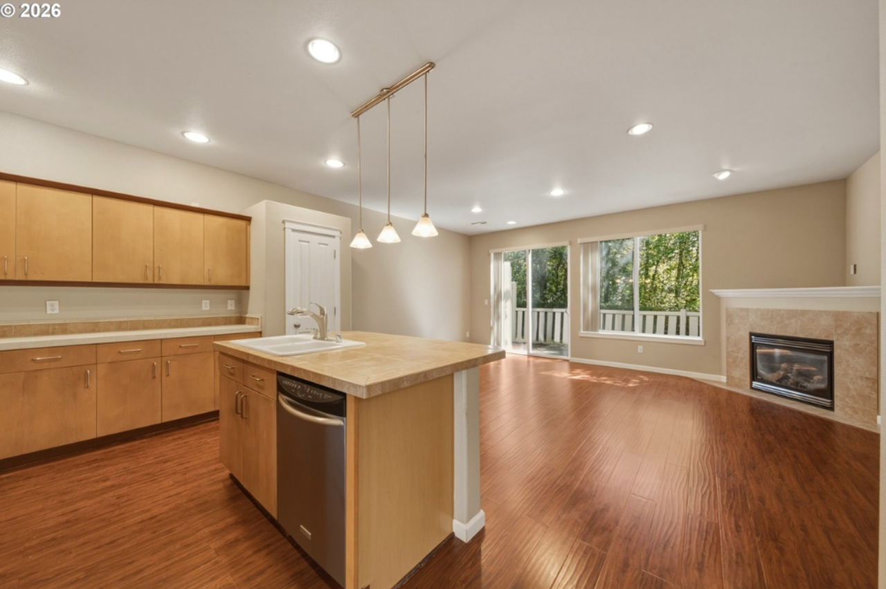 2201 Ne 140th St - Photo 6 of 35