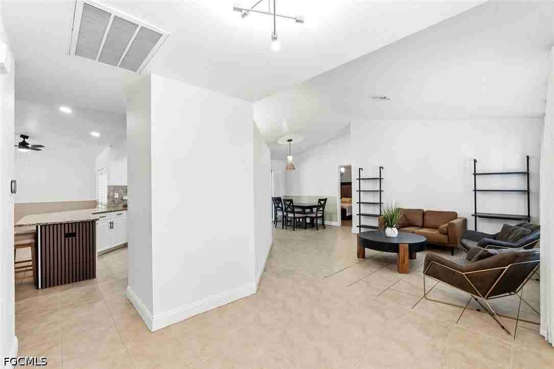 1619 Sw 43rd Ln - Photo 6 of 50