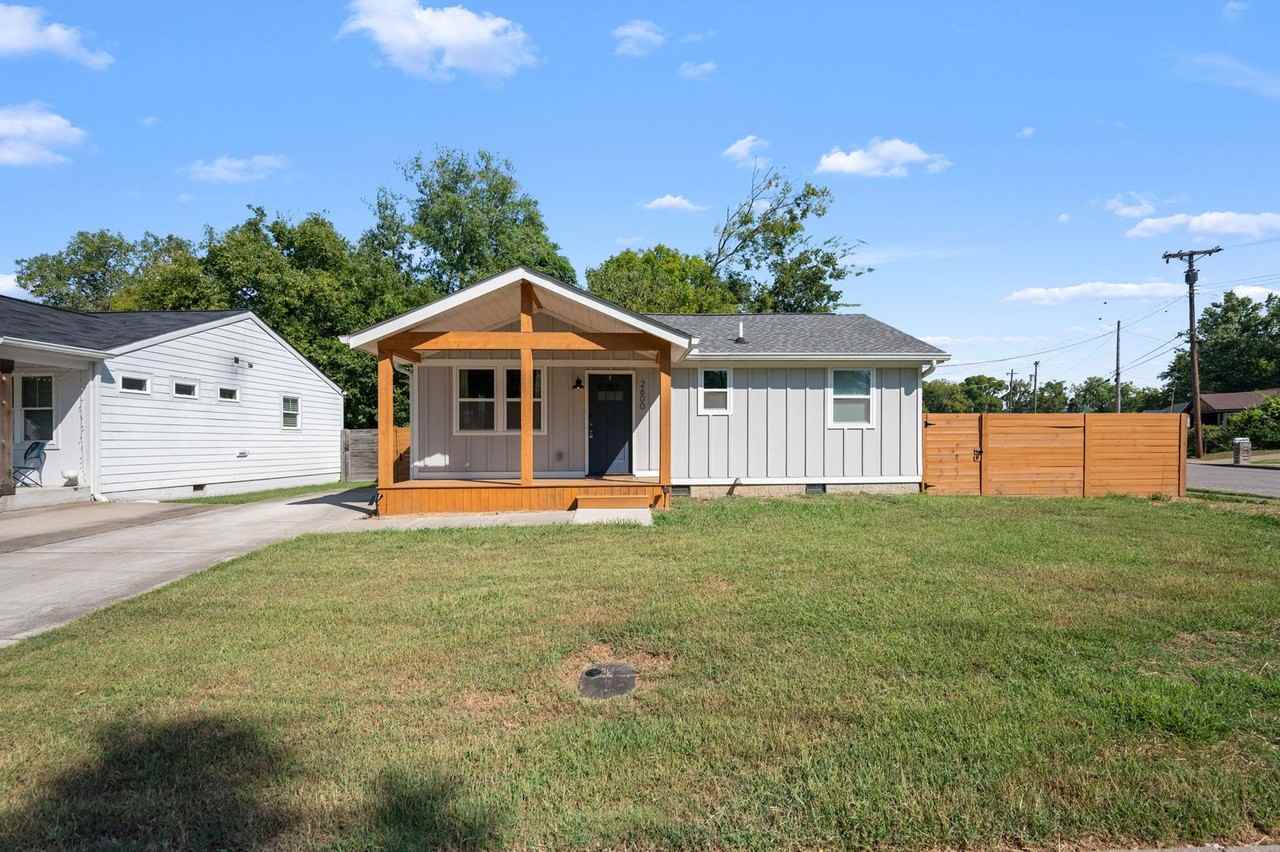 2600 Aspen Dr - Photo 3 of 40